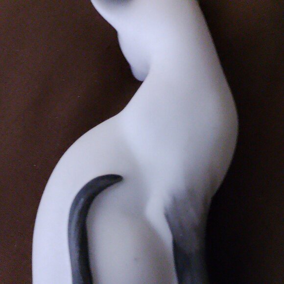 Vintage Avon Siamese Cat figurine - Picture 2 of 2